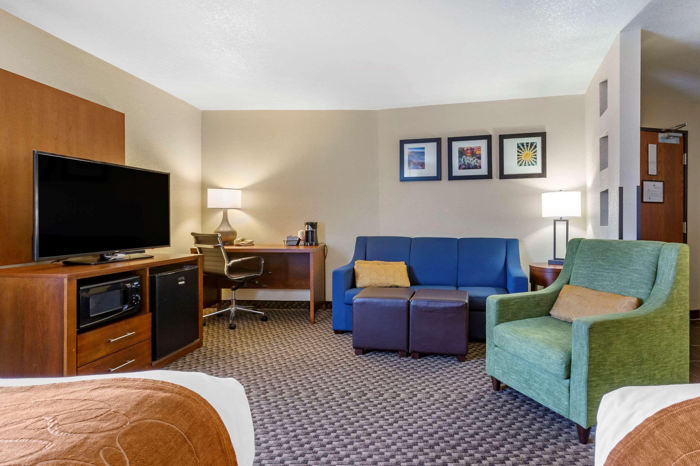 Comfort Suites Hobbs Exterior photo